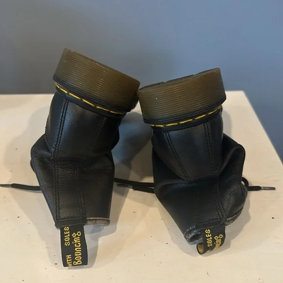 Dr. Martens youth boots softy T leather up size 5 medium black laced up - Picture 5 of 9